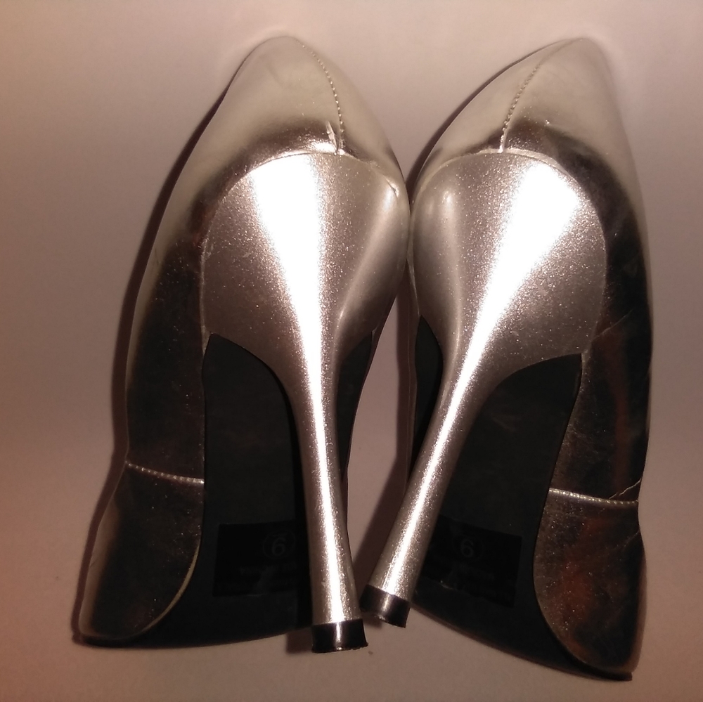 Silver metallic pump
